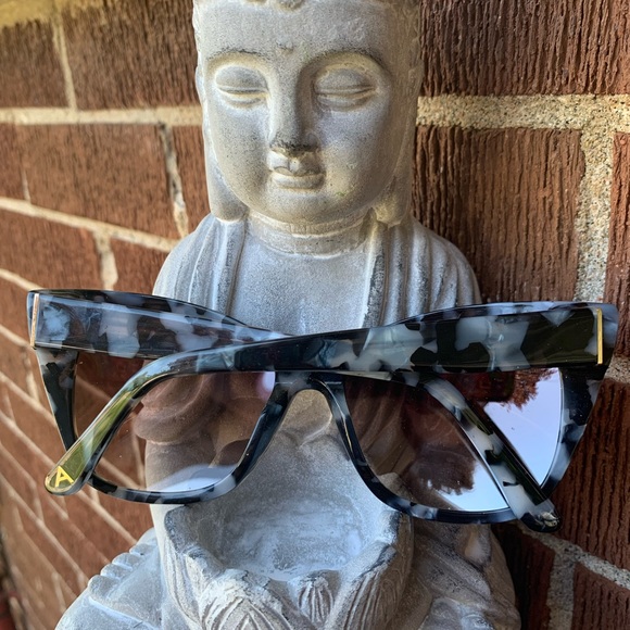 Aldo Tortoise Sunglasses NWOT - Picture 3 of 9